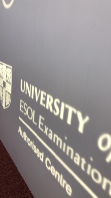 MOSTRADOR CORIAN ESTROPEADO 6